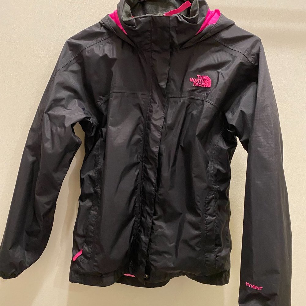 The North Face HyVent Hooded Jacket, Girls Large 14/16, Black/Pink